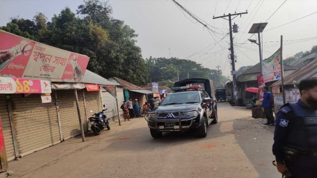 নৌকা ও স্বতন্ত্র প্রার্থীর সমর্থকদের  সংঘর্ষ, পুলিশসহ আহত ২০