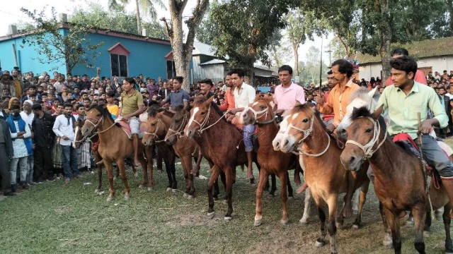 নাগরপুরে ঐতিহ্যবাহী ৮৬তম ঘোড়দৌড় প্রতিযোগিতা