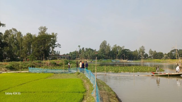 বাসাইলে অবৈধ বাংলা ড্রেজার ধ্বংস ও এক লক্ষ টাকা জরিমানা