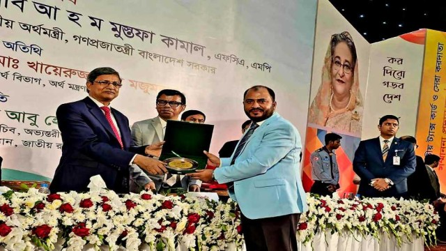 সবাইকে তাক লাগিয়ে  টানা ৭ম বার ঢাকা জেলার  সেরা করদাতা রোমান ভূঁইয়া