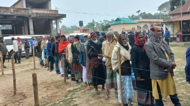 ময়মনসিংহ-৩ আসনে স্থগিত কেন্দ্রের ভোটগ্রহণ চলছে