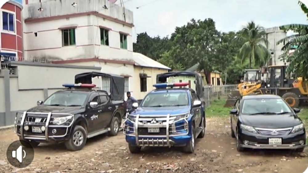 আশুলিয়ায় দুর্ধর্ষ ডাকাতি: নয় লক্ষ টাকা ও ১৫ ভরি স্বর্ণ লুট